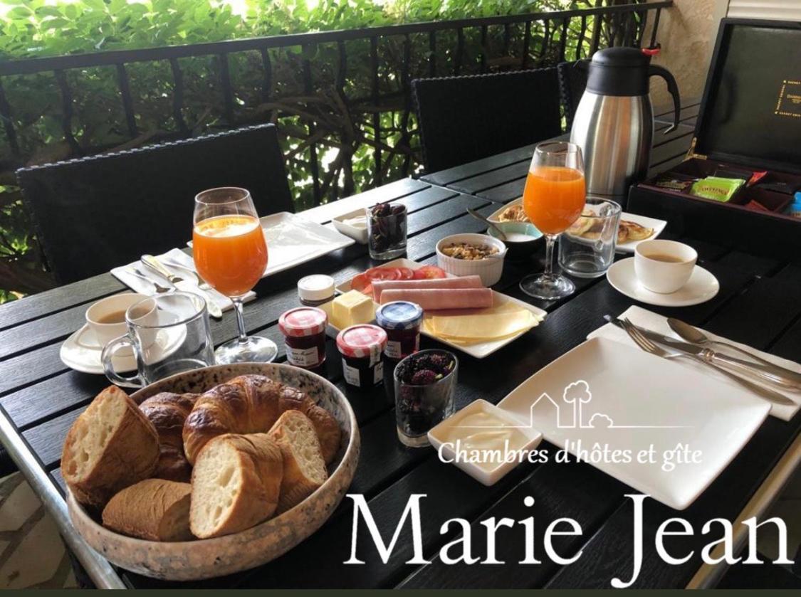 Bed & Breakfast Marie Jean D'hotes & Oupia