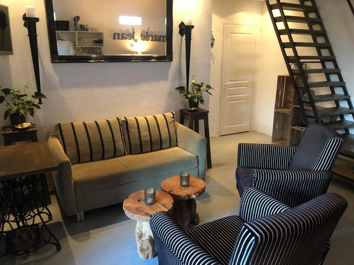 Marie Jean D'hotes & Bed & Breakfast Oupia