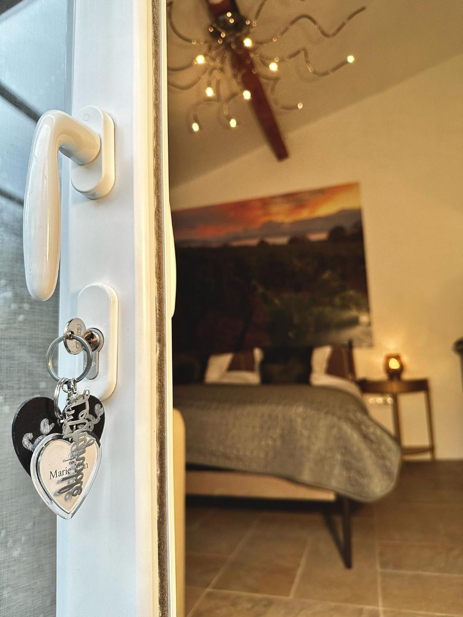 Marie Jean D'hotes & Bed & Breakfast Oupia